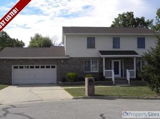 1209 Applewood Dr, Owosso, MI 48867