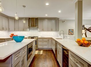 8 Undercliff Rd, Kinnelon, NJ 07405