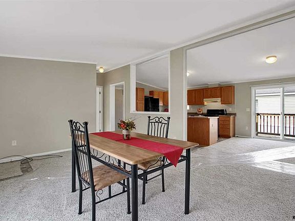 3rd image of 141 Adam Dr