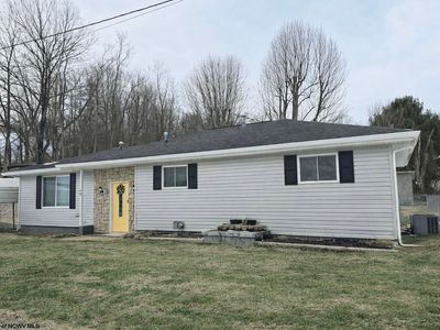 68 School St, Ellenboro, WV, 26346