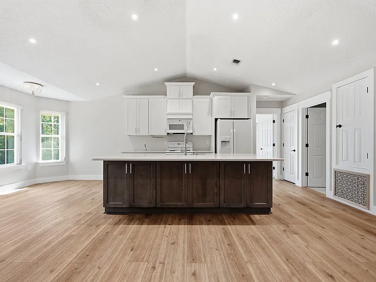 4881 Traxx St — Photo 16