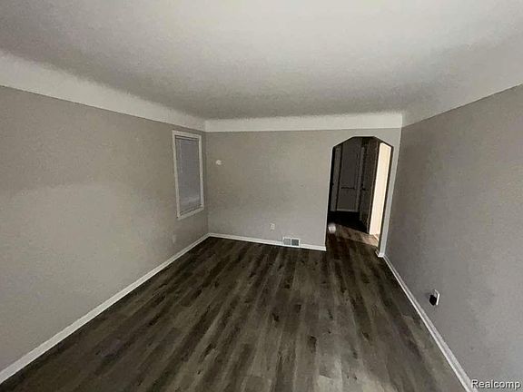 3rd image of 20522 Ardmore St