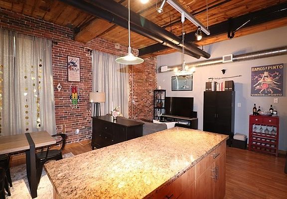 5th image of 130 John St Unit 104