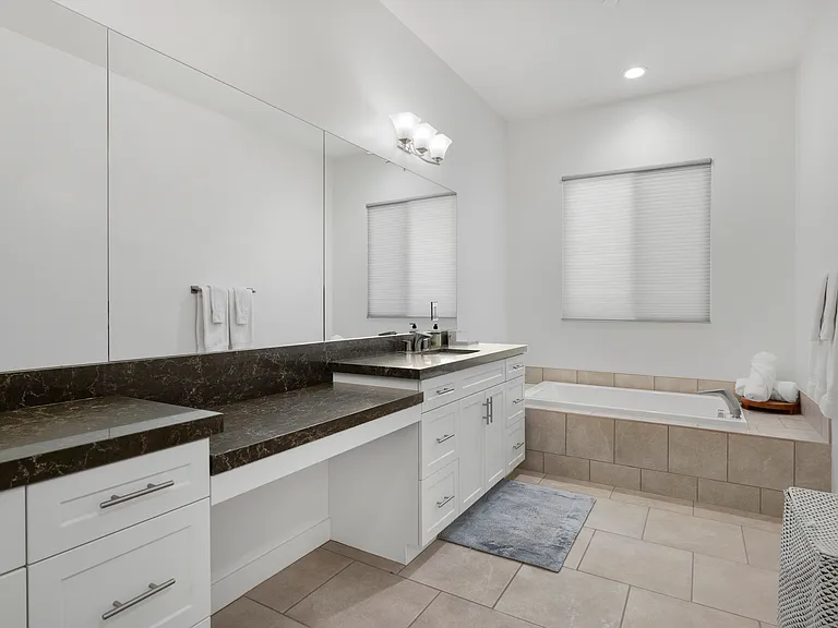 2402 Retreat Cir — Photo 39