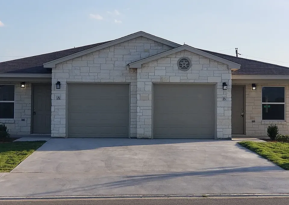 202 Lowes Blvd #B