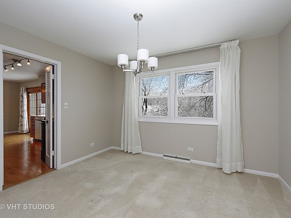 5th image of 1115 W Eaton Ct