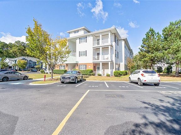 4th image of 2424 Chancery Ln APT 105