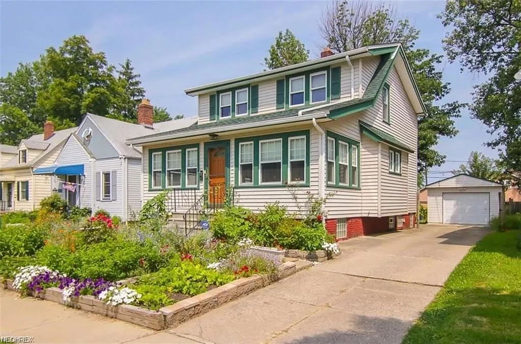 14234 Garfield Ave photo 1