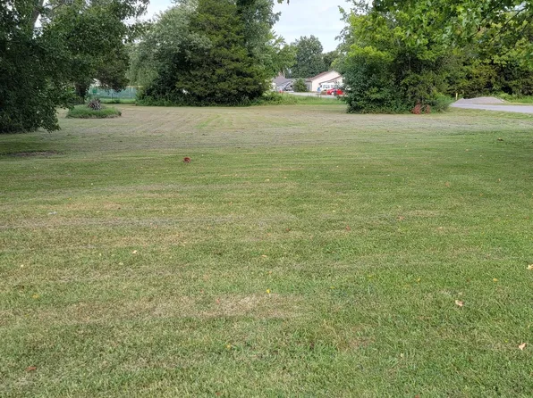 1505 N Russell St, Marion, IL 62959