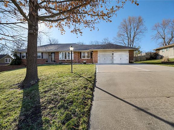 3rd image of 6306 Sherwood Ln