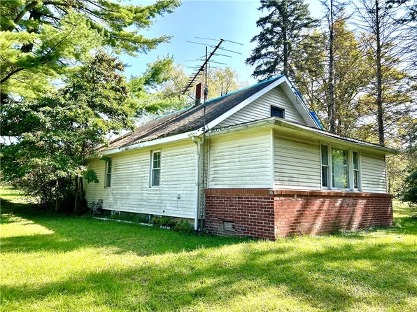 20015 Spartansburg Hwy, Corry, PA 16407