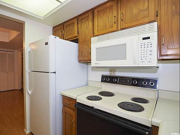 3rd image of 5840 S Waterbury Dr Unit B