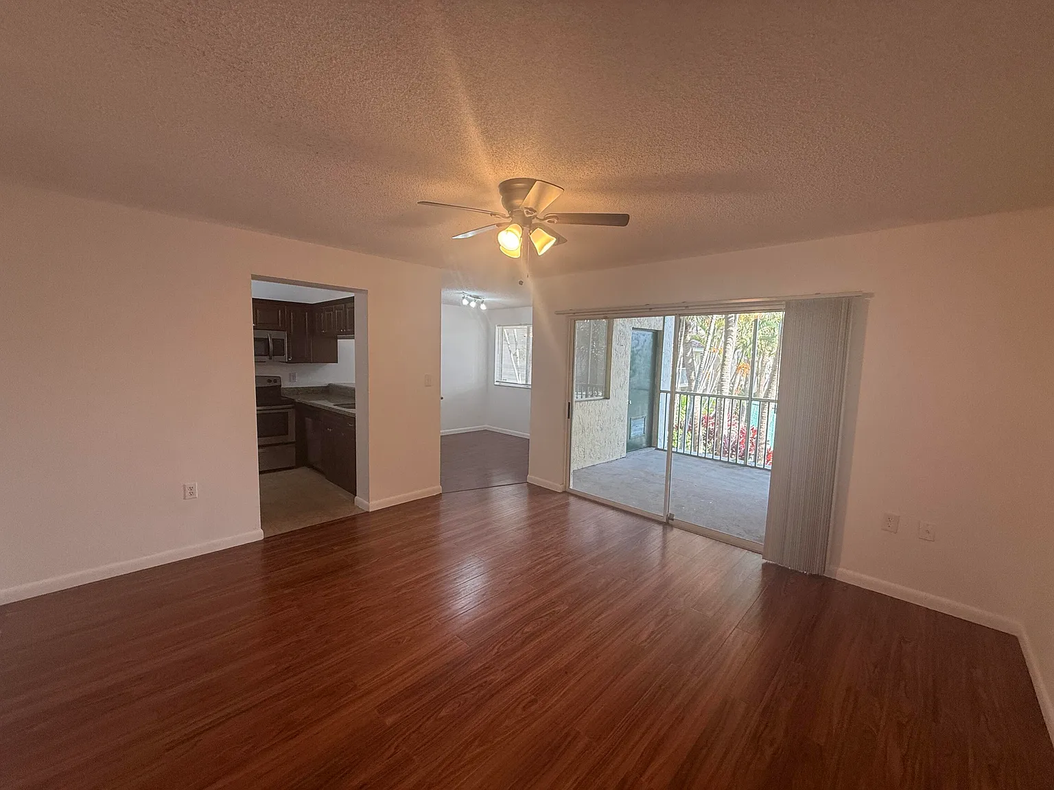 1 bed, 1.0 bath, 800 sqft, $1,700 — Photo 3