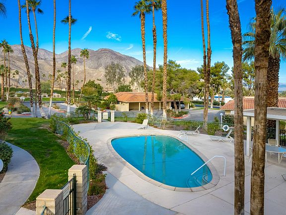 Pool & Spa steps away.