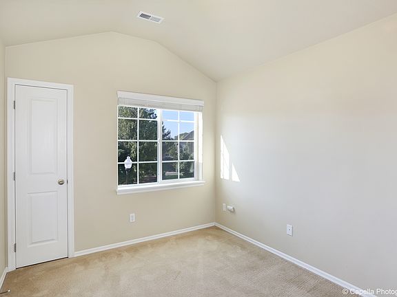 4th image of 4649 SE Sandalwood St