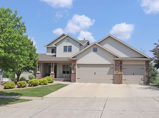 1854 Valley Dr, Bismarck, ND 58503