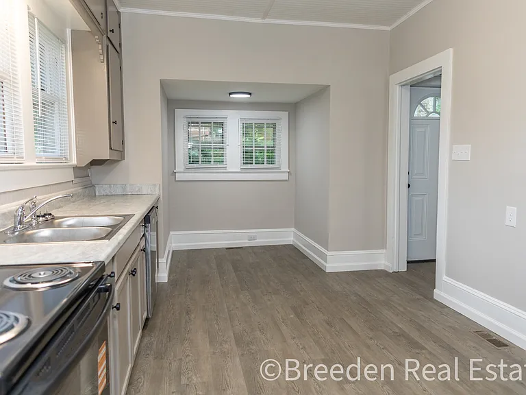 408 E Concord St — Photo 6