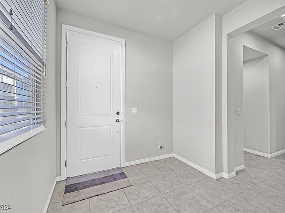3rd image of 9825 Sage Canyon St