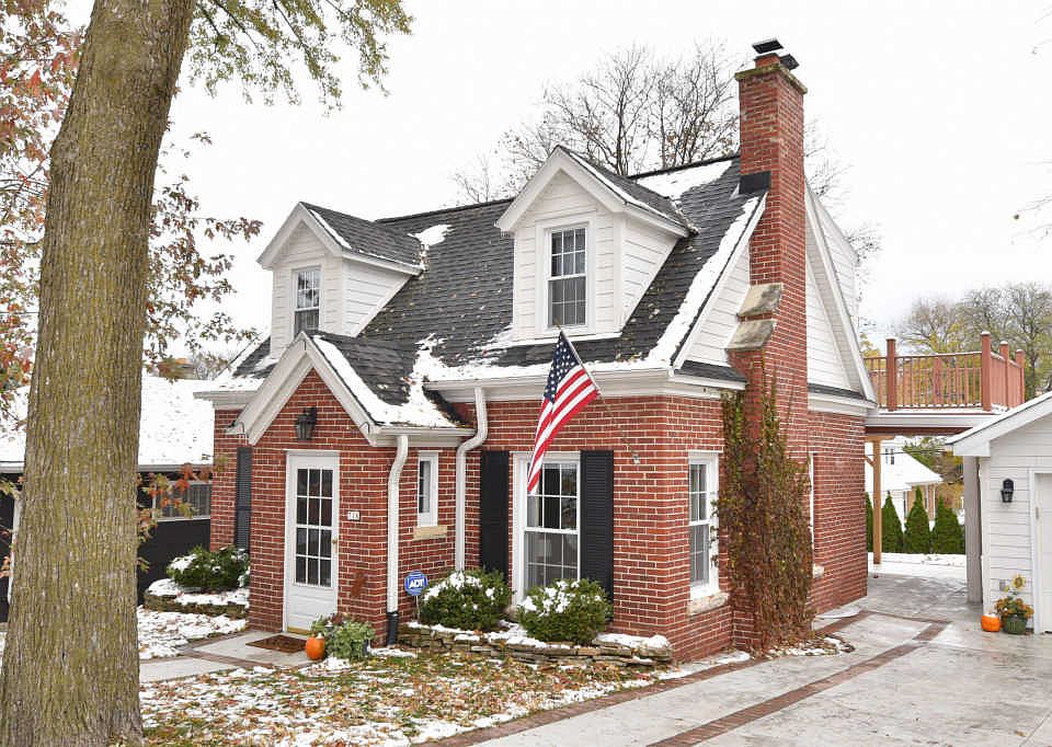 1st image of 716 N 114th St