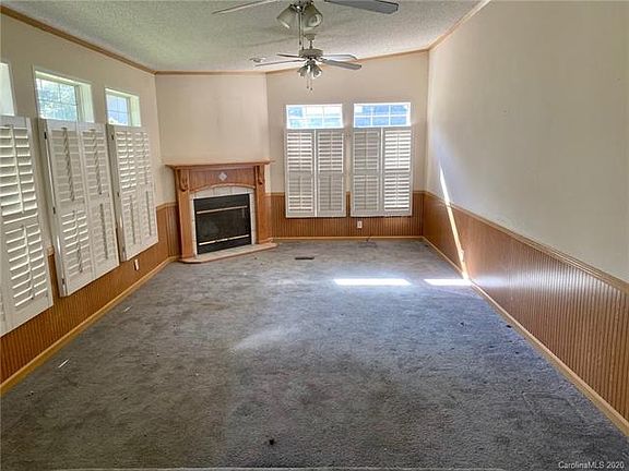 5th image of 930 Wood St