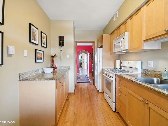 5th image of 5619 N Christiana Ave APT 3