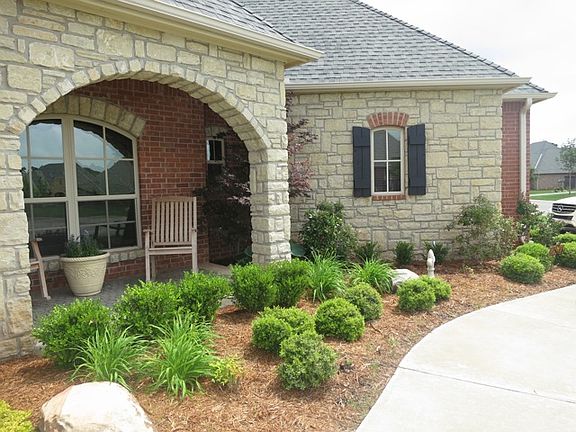 3rd image of 12316 Maiden Ln