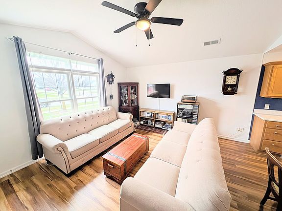 2nd image of 624 Briarheath Dr