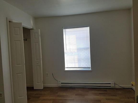 5th image of 810 Staunton Ave NW