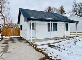 4 Weeks Ave, Quinte West, ON K8V1X5