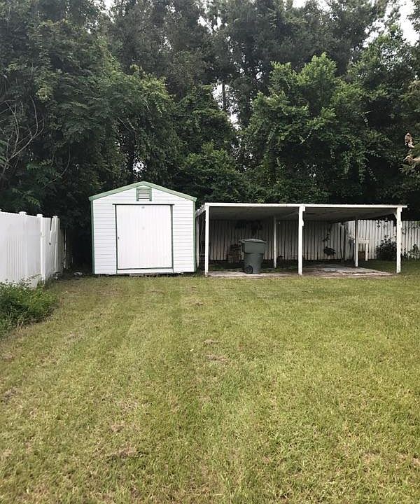 2nd image of 122 N Deborah Cir