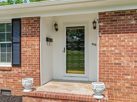 4th image of 358 Woodhaven Dr