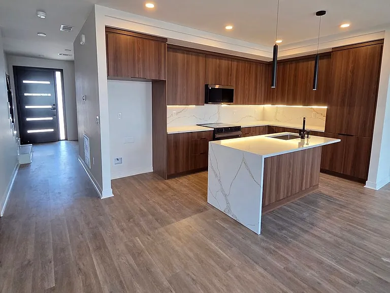 1120 Emilia Ave — Photo 3