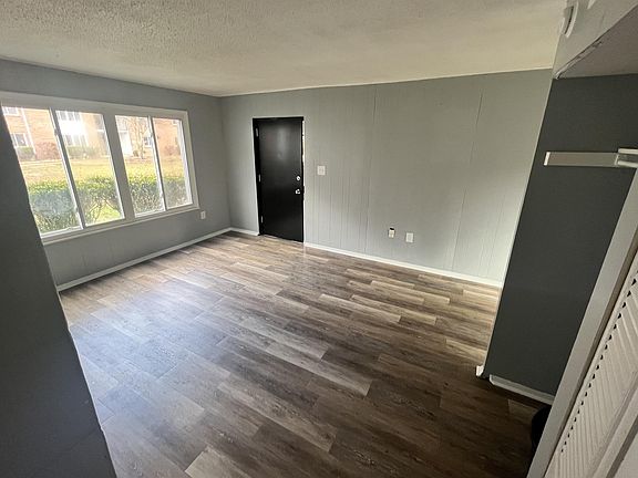 3rd image of 116 Willow St #2
