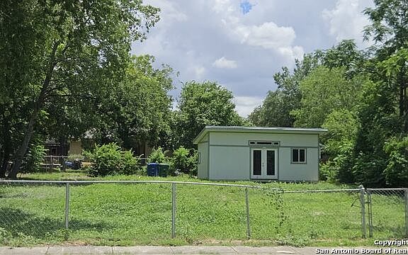 2nd image of 224 Dora St
