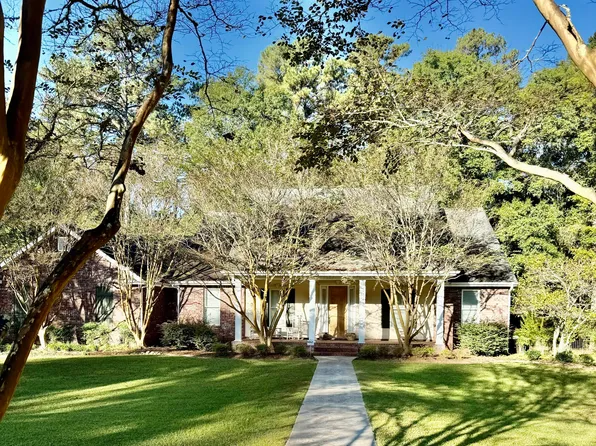 1072 Brandon Dr, McComb, MS 39648