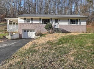 768 Rock Springs Dr, Kingsport, TN 37664