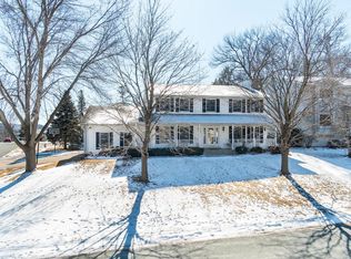 1054 Canary Ln, Onalaska, WI 54650