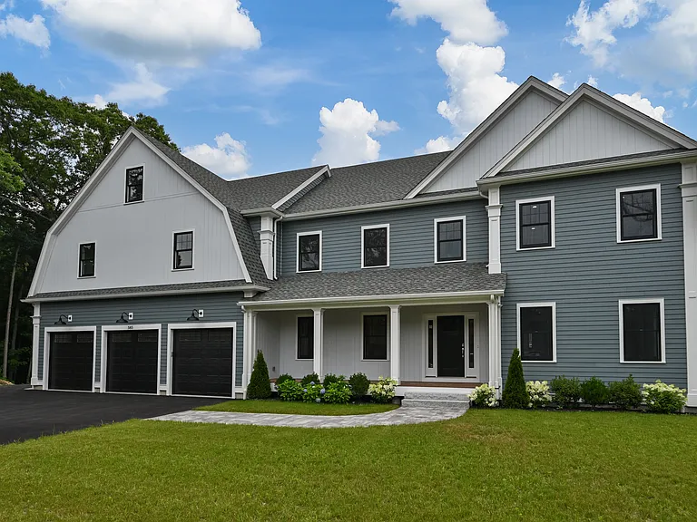 585 Lowell St — Photo 47