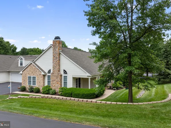 184 Lions Gate Cir, Souderton, PA 18964