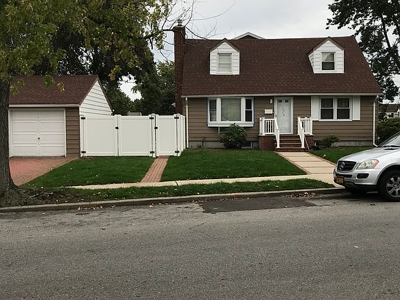 5th image of 1513 Steele St