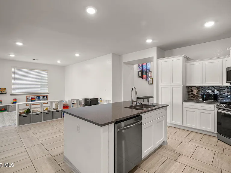 908 Crystal Deer Dr — Photo 20