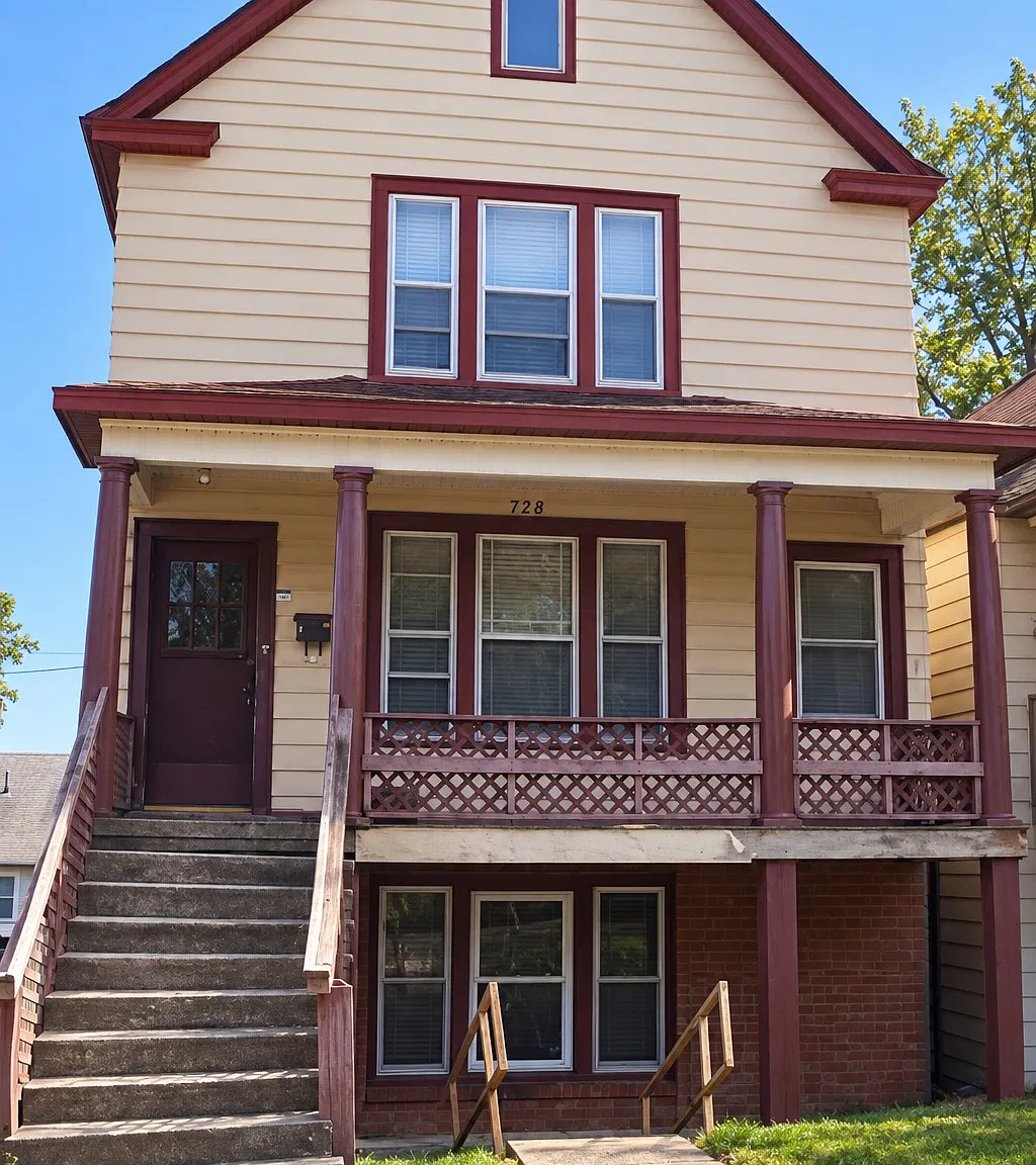 728 E 5th Street - 2 — Photo 1