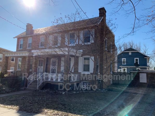 1005 Upshur St NE