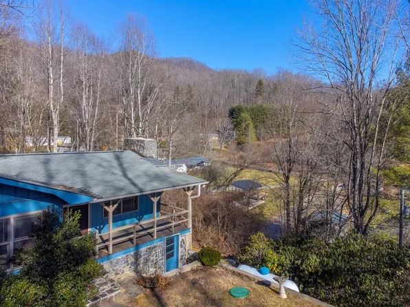 104 Hanks Rd, Waynesville, NC 28785