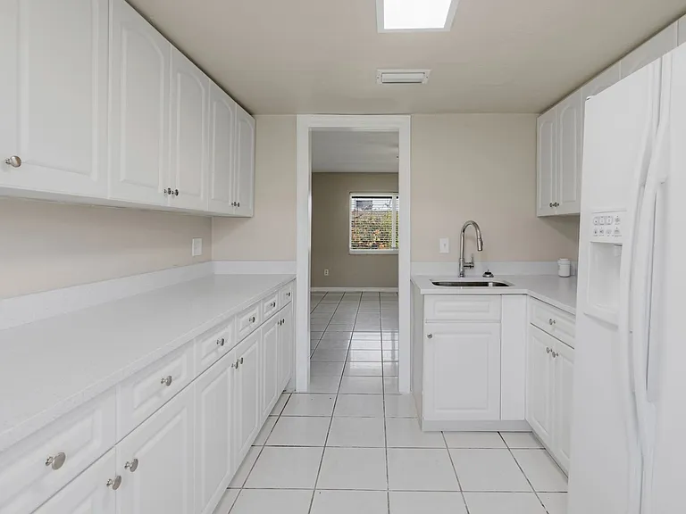 2927 SE 15th Pl #4 — Photo 10
