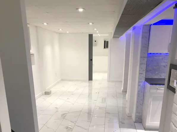 196 Danforth Avenue image 1 of 12