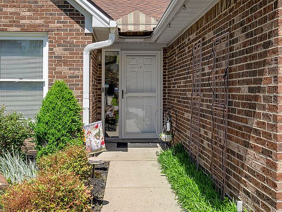 5th image of 3976 Barnard Dr