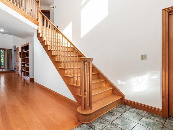 5th image of 950 Hillcrest Dr SE