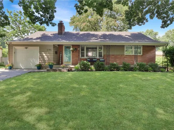 1206 NE 65th St, Gladstone, MO 64118