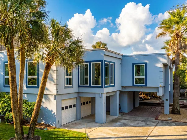 313 W Ashley Ave, Folly Beach, SC 29439